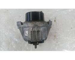 Engine mount bracket