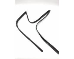 GUIDA VETRO POSTERIORE SINISTRO TOYOTA Rav4 2° Serie TY- 6815242021 1AZFE benzina 1998 (00>03)