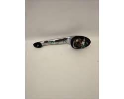 K04724915AE MANIGLIA ESTERNA POSTERIORE SINISTRA CHRYSLER PT Cruiser Berlina 2000 Benzina 20L (2001) RICAMBI USATI