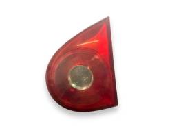 STOP POSTERIORE DESTRO INTEGRATO NEL PORTELLO VOLKSWAGEN Golf 5 Berlina (03>08)