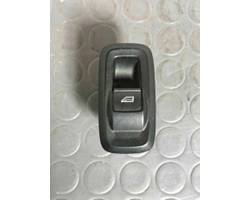PULSANTIERA ANTERIORE DESTRA FORD Fiesta 6° Serie 8A6T-14529-AA (08>17)