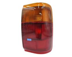 STOP FANALE POSTERIORE DESTRO TOYOTA HiLux 2° Serie TY- 8155189169 2LT (98>05)