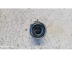 Bouton poussoir de démarrage du moteur