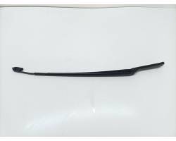 Rear wiper blade arm