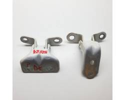 Upper door hinge