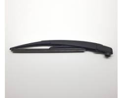 Rear wiper blade arm