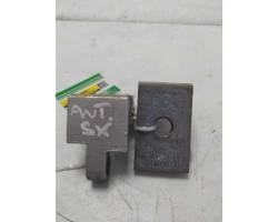 Upper door hinge