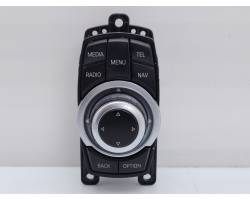 Head unit multimedia control