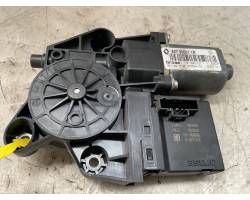MOTORINO ALZAVETRO ANTERIORE DESTRA RENAULT Scenic Serie 807300011R (09>16)