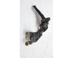 Sliding door middle roller runner