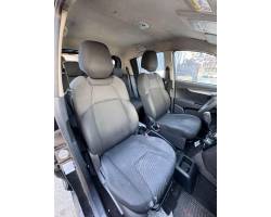 TAPPEZZERIA COMPLETA MAHINDRA KUV Serie 100 2402AAZ00081N RJ (16>)
