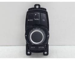 Head unit multimedia control