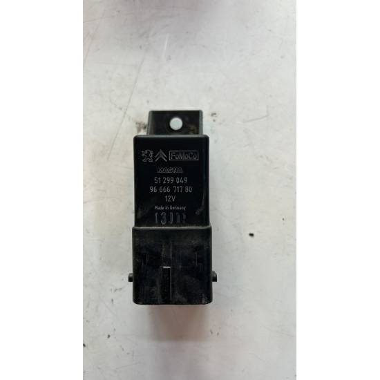 Relè Riscaldamento Sedile 04L907282B In ABS – Compatibile Con Molti Modelli, Facile Da Installare E Durevole