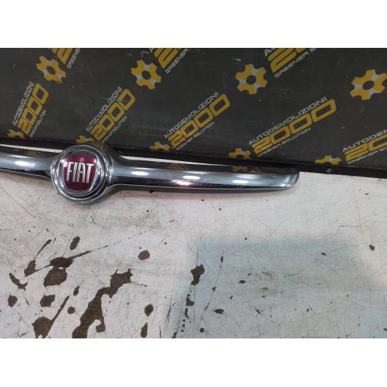 Il Fregio Anteriore Della Fiat 500 | Fiat 500 Nel Mondo - Foto 7