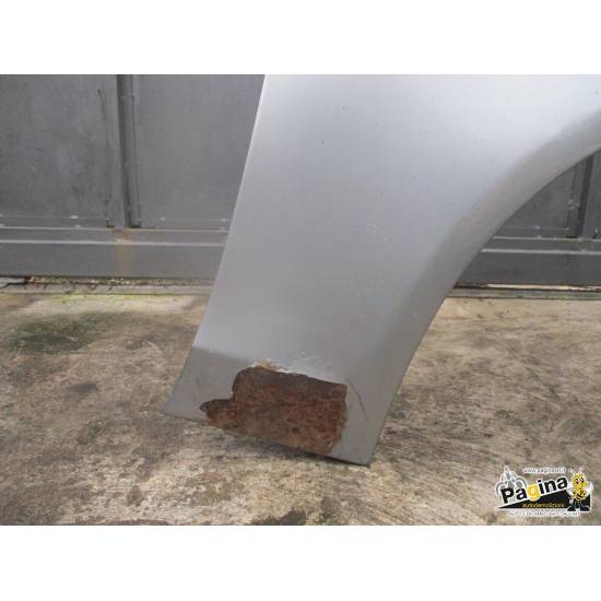 Parafango Anteriore Destro Per Audi A4 (8D2) – Limousine E Avant – Anni 94-96 – Con Foro Per Emblemi – Zincato