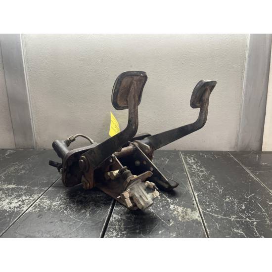 Pedali Auto 4 Pezzi Auto Cambio Manuale Poggiapiede Freni Pedale Pad Per 1 3 5 7 X1 Serie E30 E32