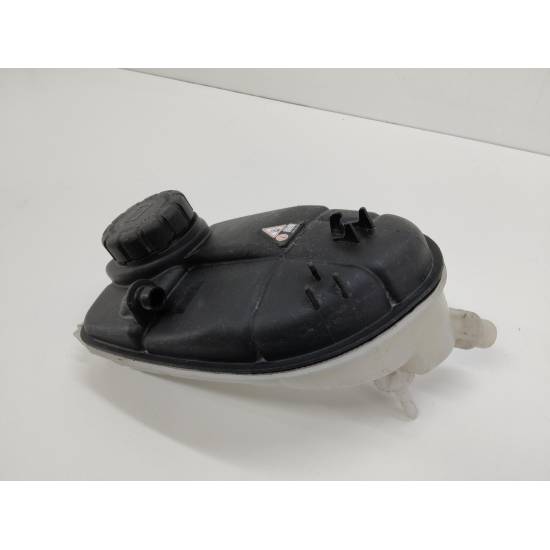 Serbatoio Liquido Refrigerante Per Mercedes-Benz Classe A/B/CLA/GLA - Codice A2465000049 - Foto 2