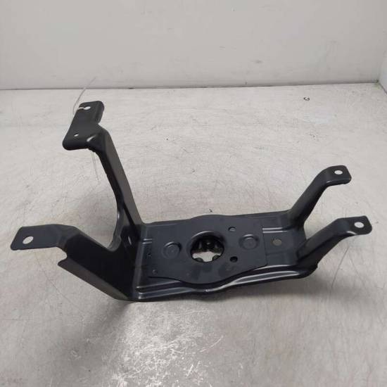 SUPPORTI PARAURTI AUDI A4 Avant (8W5) 8W0802715 (15>)