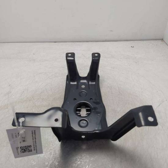 SUPPORTI PARAURTI AUDI A4 Avant (8W5) 8W0802715 (15>)