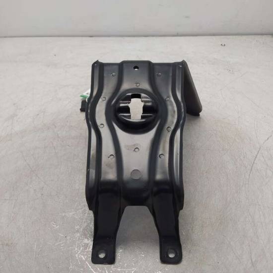 SUPPORTI PARAURTI AUDI A4 Avant (8W5) 8W0802715 (15>)