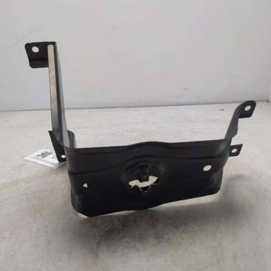 SUPPORTI PARAURTI AUDI A4 Avant (8W5) 8W0802715 (15>)