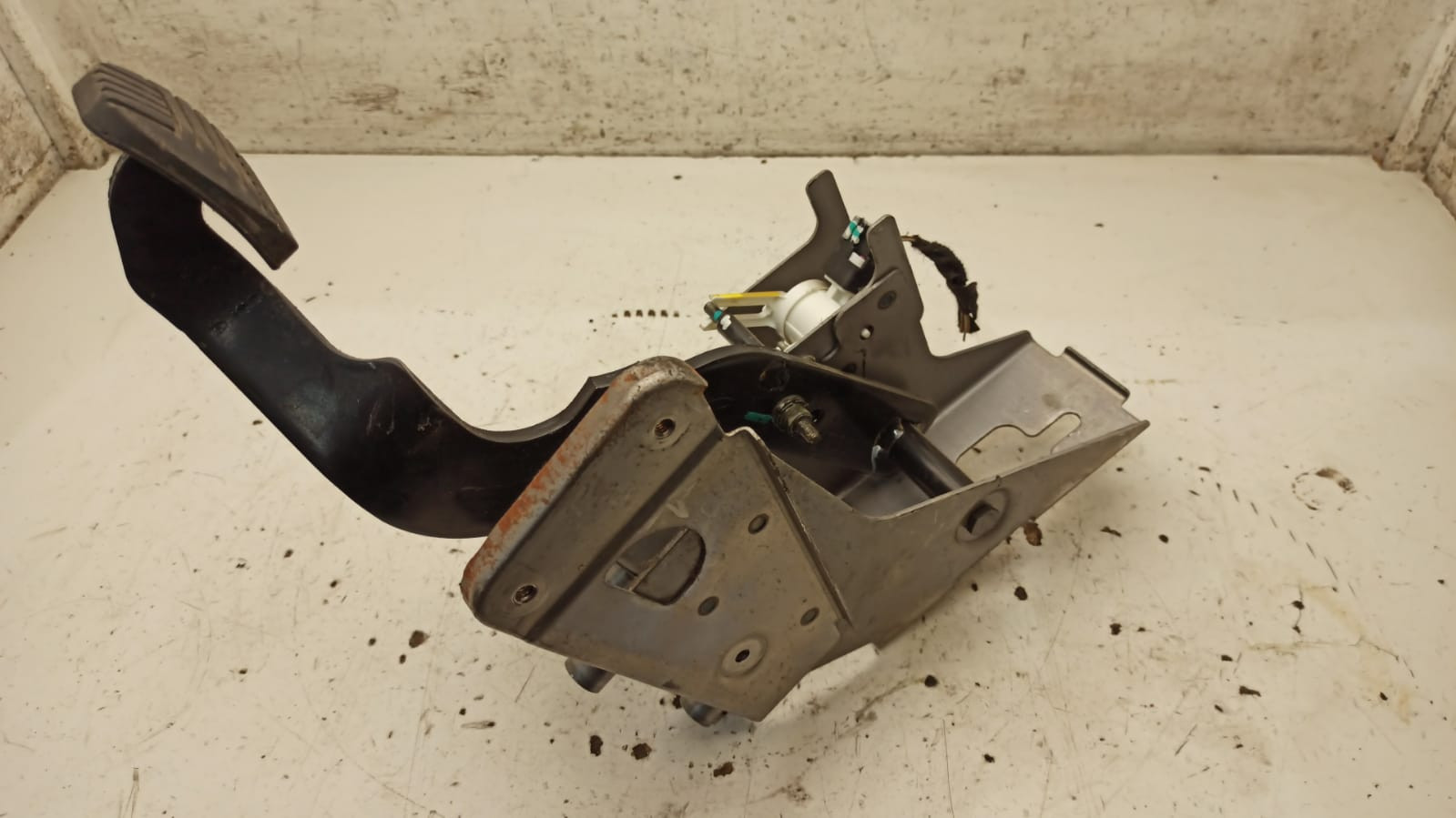 Pedaliera completa freno + frizione + acceleratore CHEVROLET Spark 1 ° Serie Cas