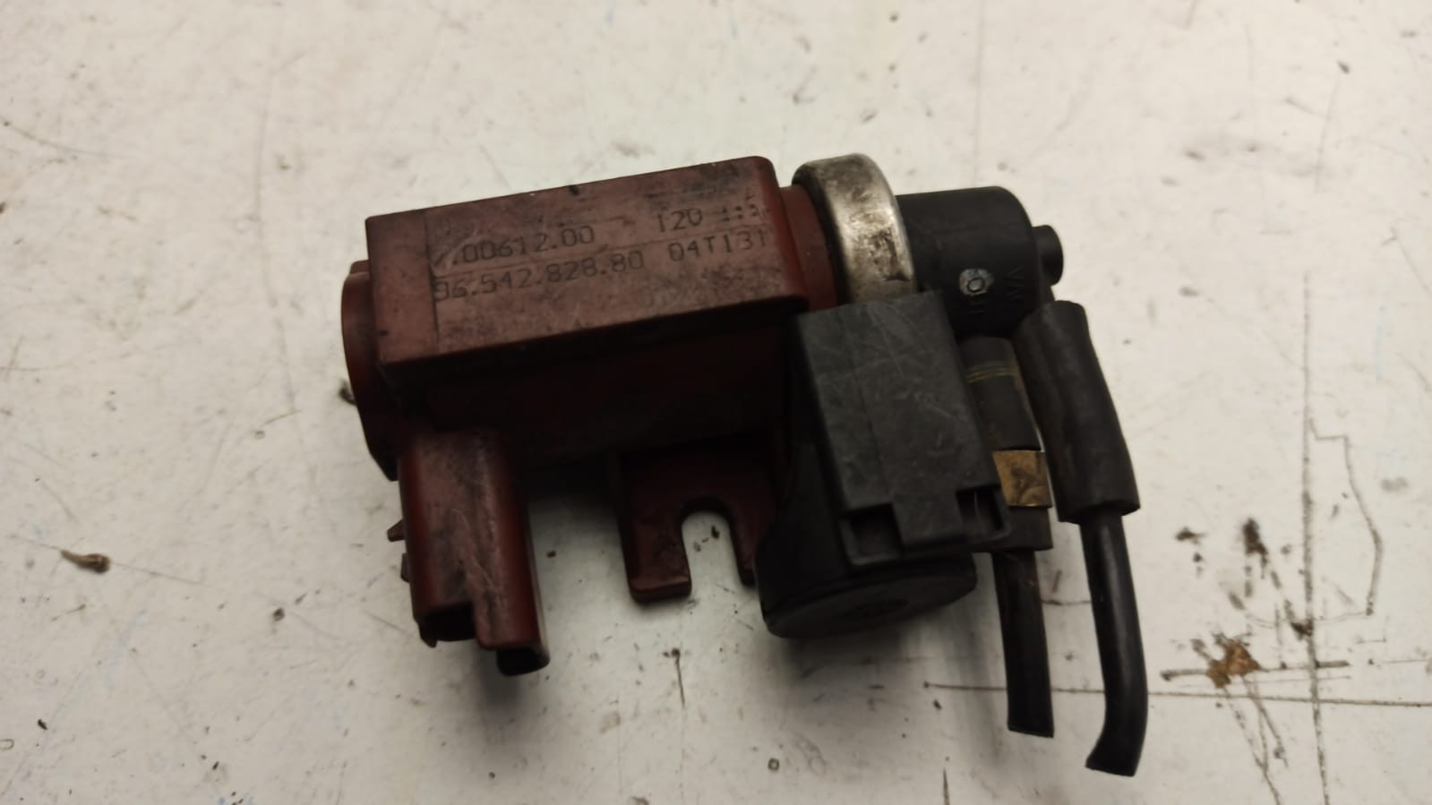 Caliwill Valvola di sfiato solenoide per evaporazione benzina, 55566514, alluminio, metallo, 2 porte, 1/2, ricambio Vauxhall
