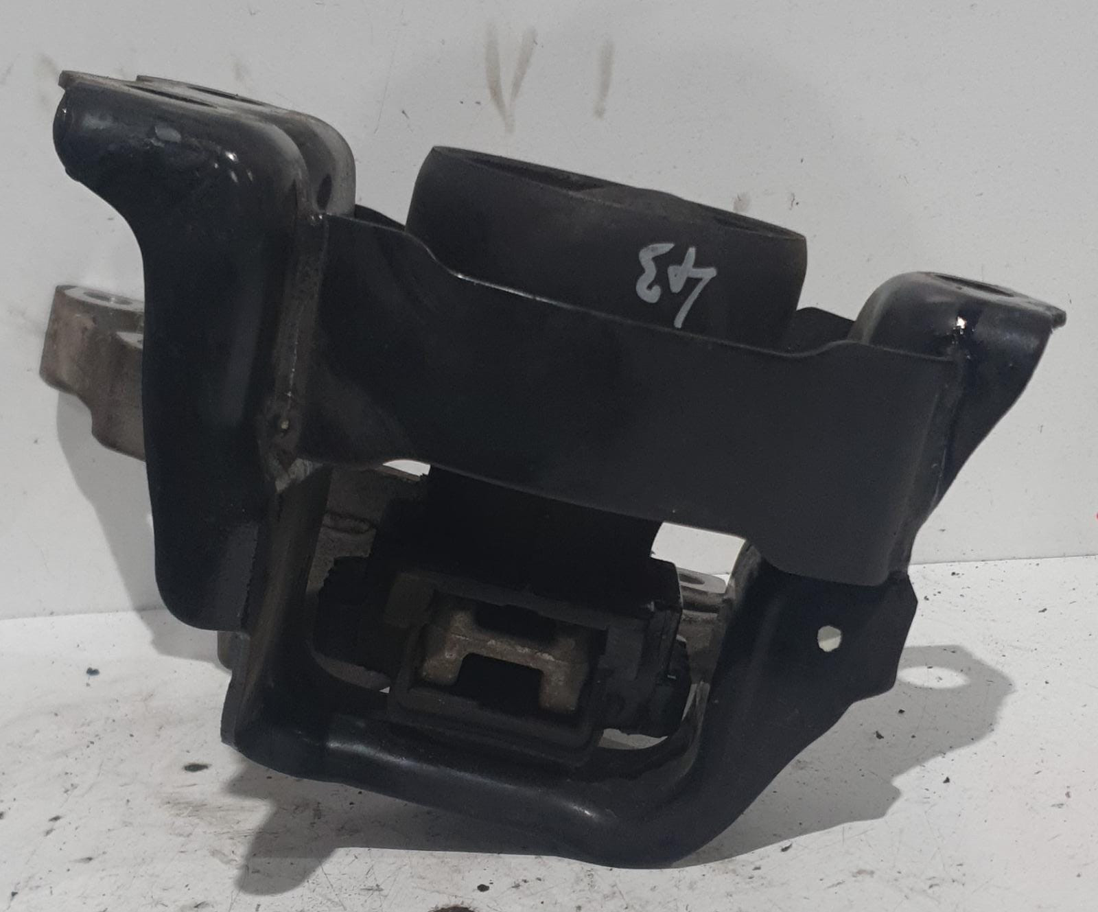 Supporto Motore Sinistro Per Nissan Pickup 1995-1997 - 112109N00A, Isolatore In Metallo E Gomma, Ricambio Non Originale