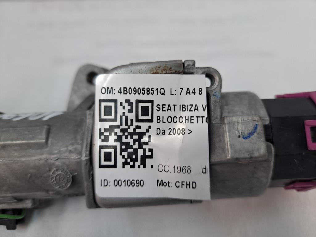 932411_7