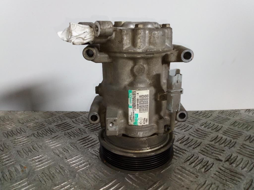 Compressore A/c 8200819568 Usato