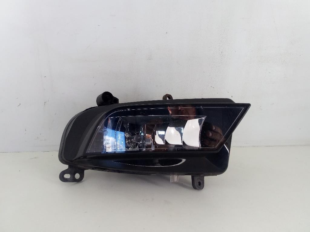 Proiettore Fendinebbia Destro 8K0941700B Usato