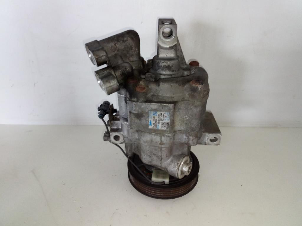 Compressore A/c 9520051KA0 Usato