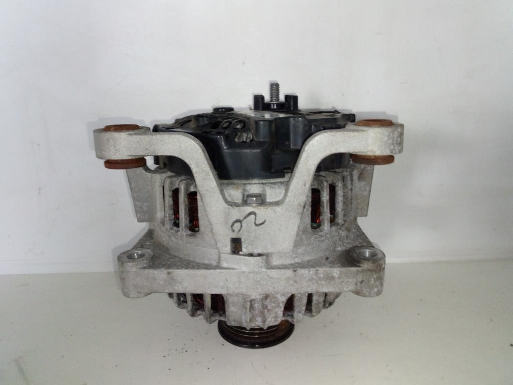 Alternatore 13588304 2620377A Usato