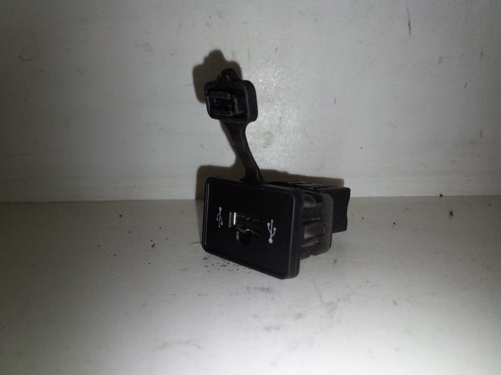 console porta USB / AUX - Immagine 1 di 4