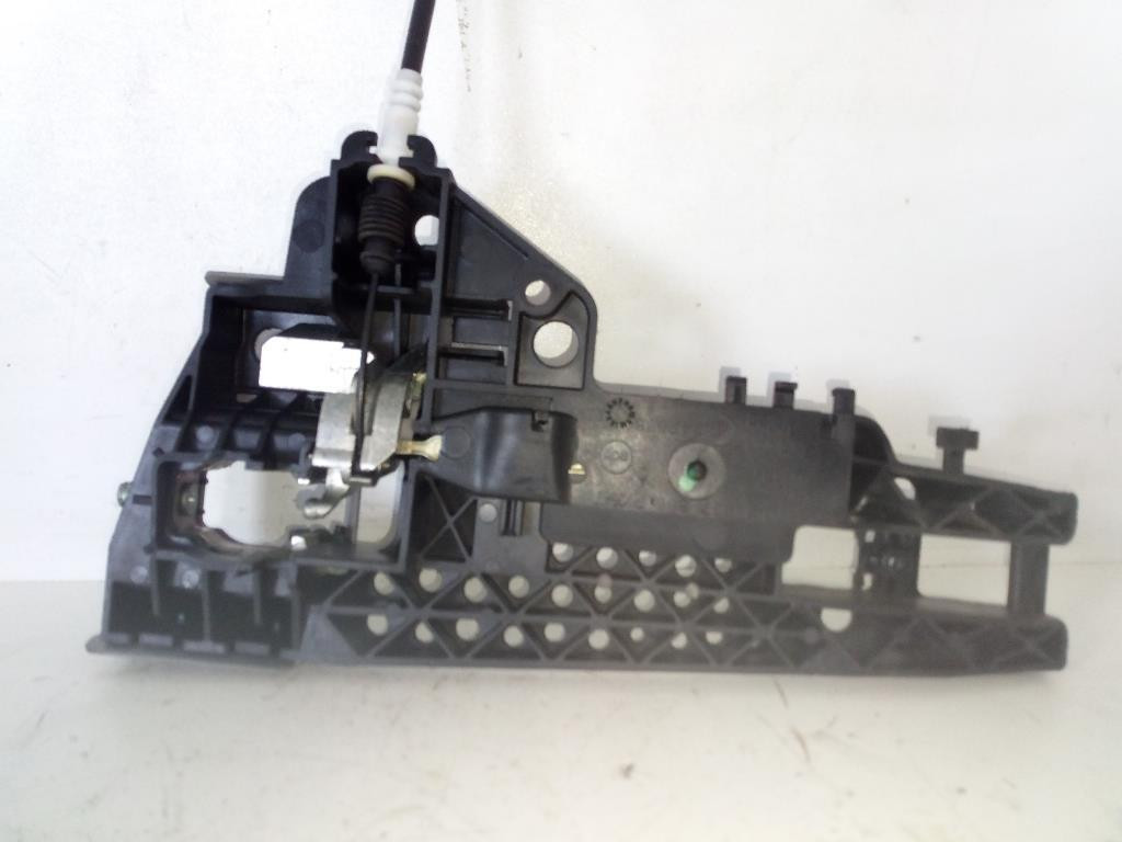 Supporto Maniglia Est. Porta Ant. Destro 8T02837886A Usato