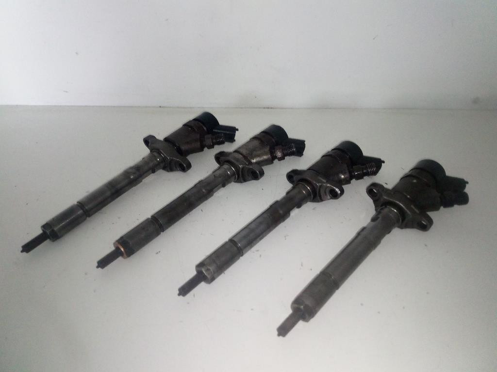 Iniettore 0445110188 Usato