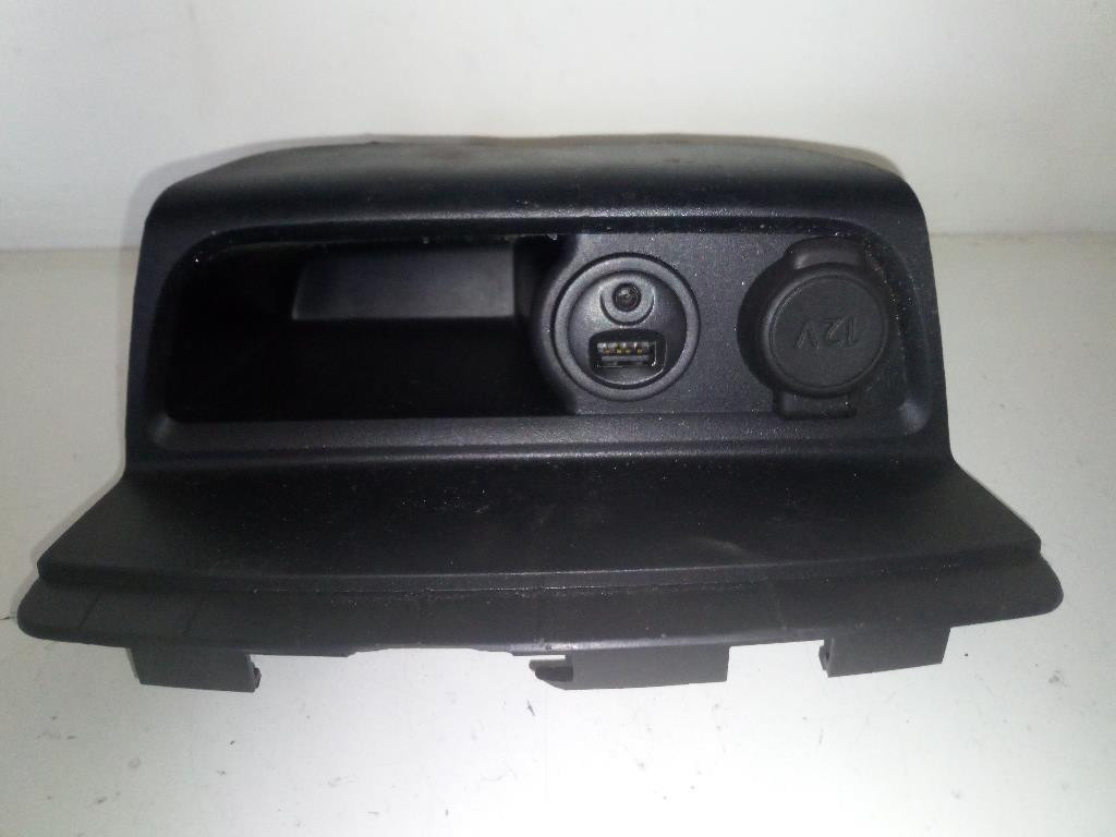 console porta USB / AUX - Immagine 1 di 4