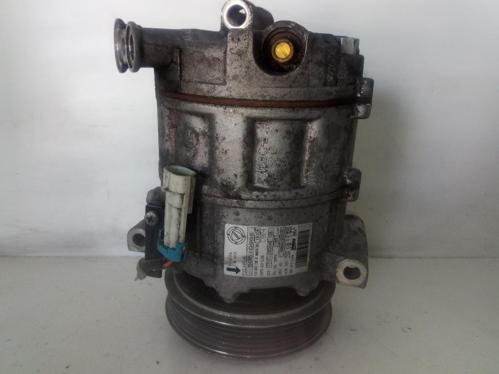 Compressore A/c 50510966 Usato