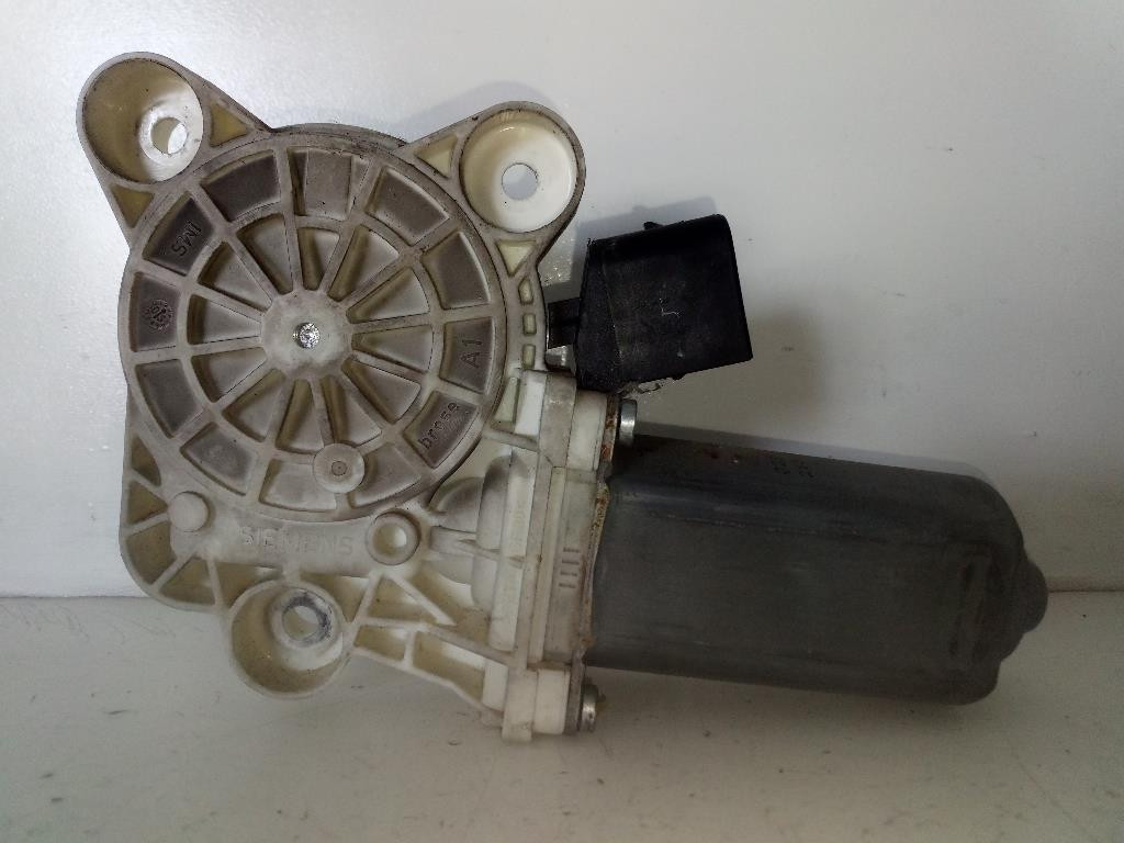 Motorino Alzacristallo Porta Ant. Sinistro A2118201842 Usato