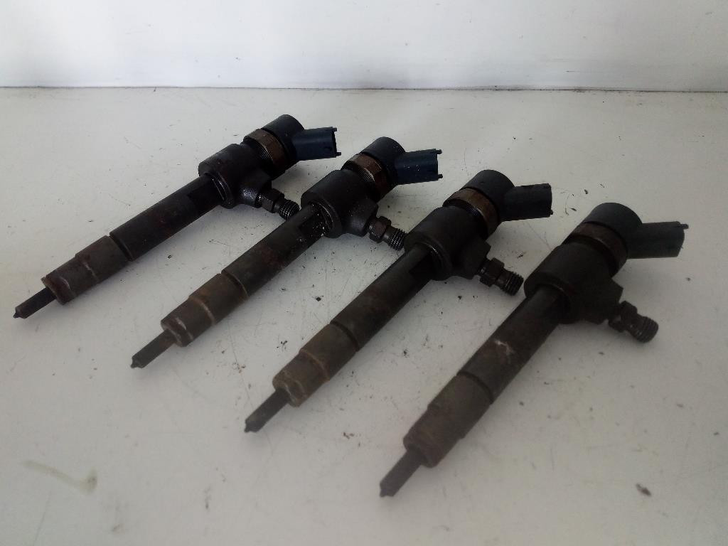 Iniettore 0445110276 Usato