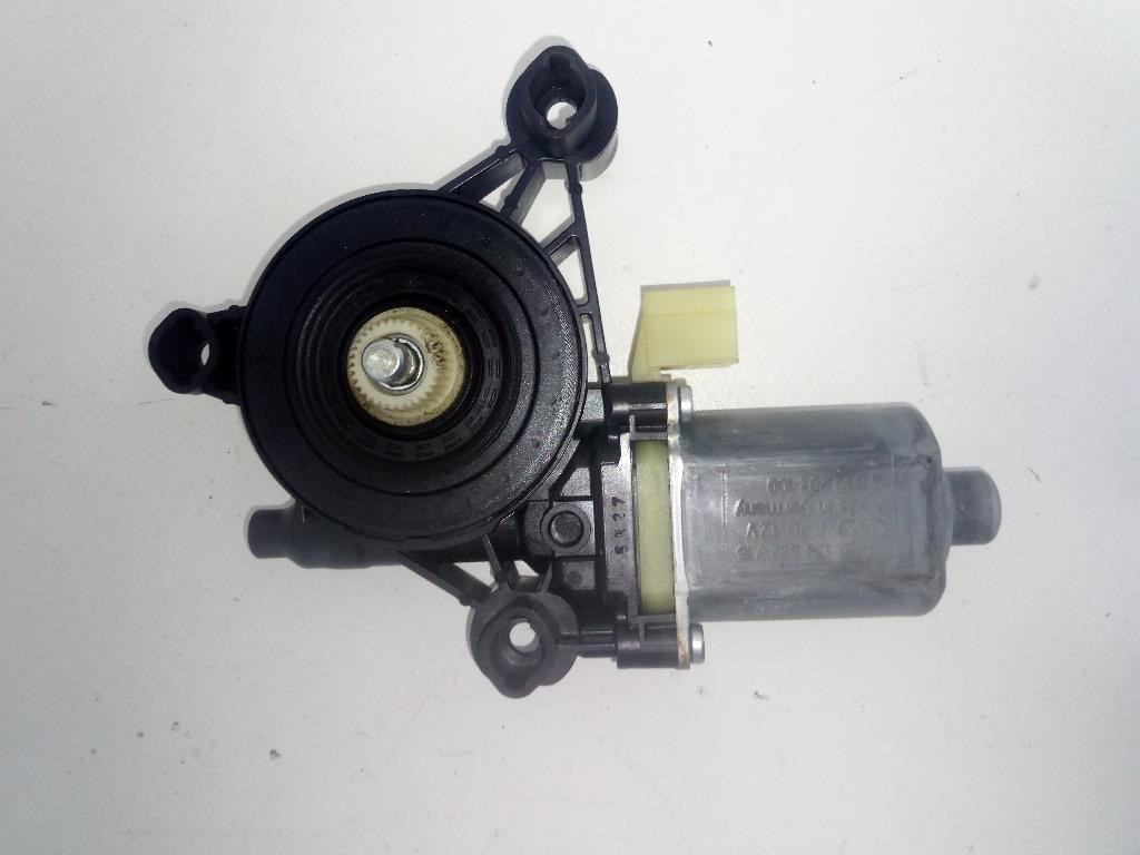Motorino Alzacristallo Porta Ant. Destro 5Q0959802B Usato