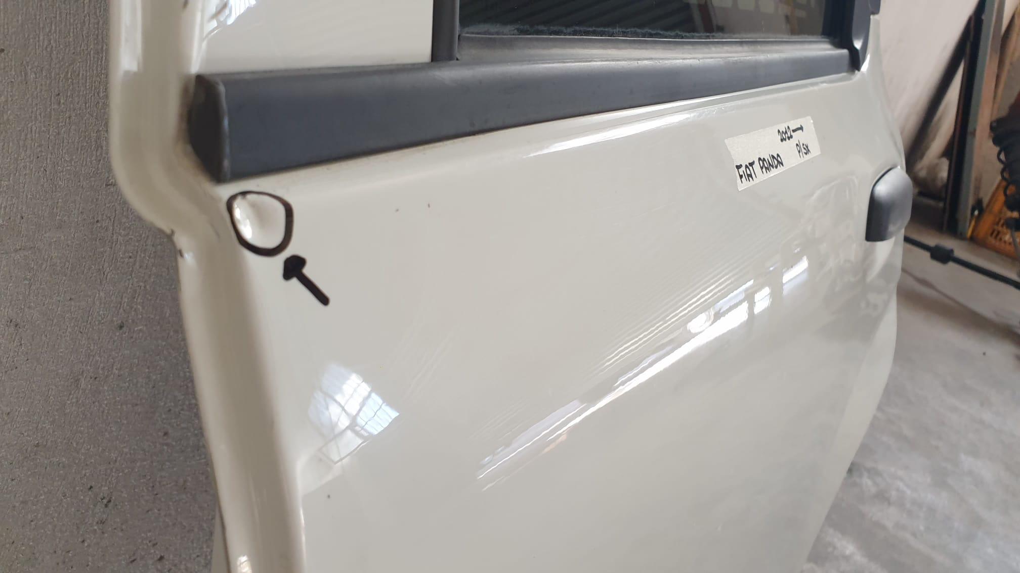 Piastra Di Attacco Inferiore Per Portiera Posteriore Fiat Ducato E Boxer Dal 2006 - Ricambio In Plastica