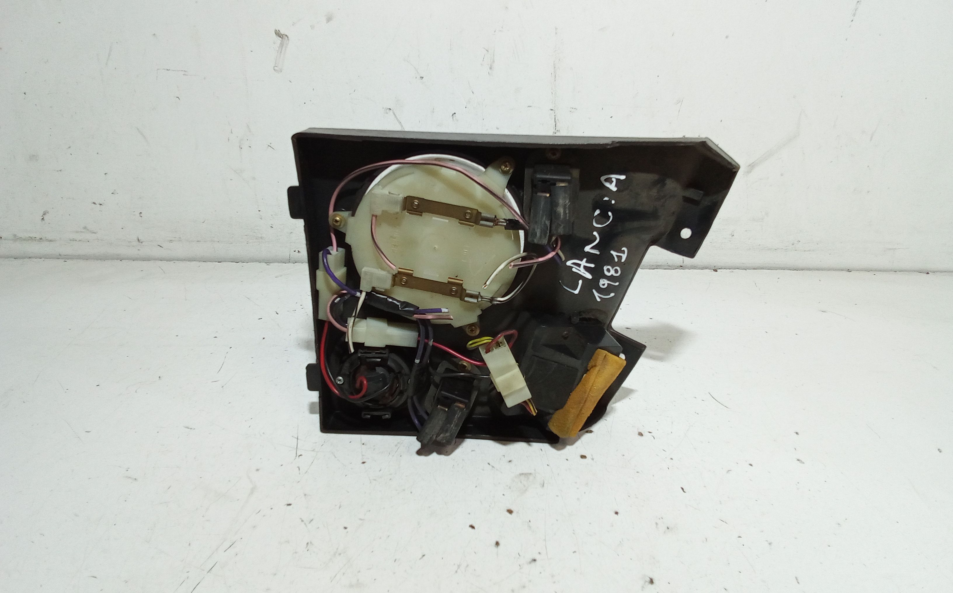 Plafoniera LANCIA Trevi Serie (828_) (80>87)