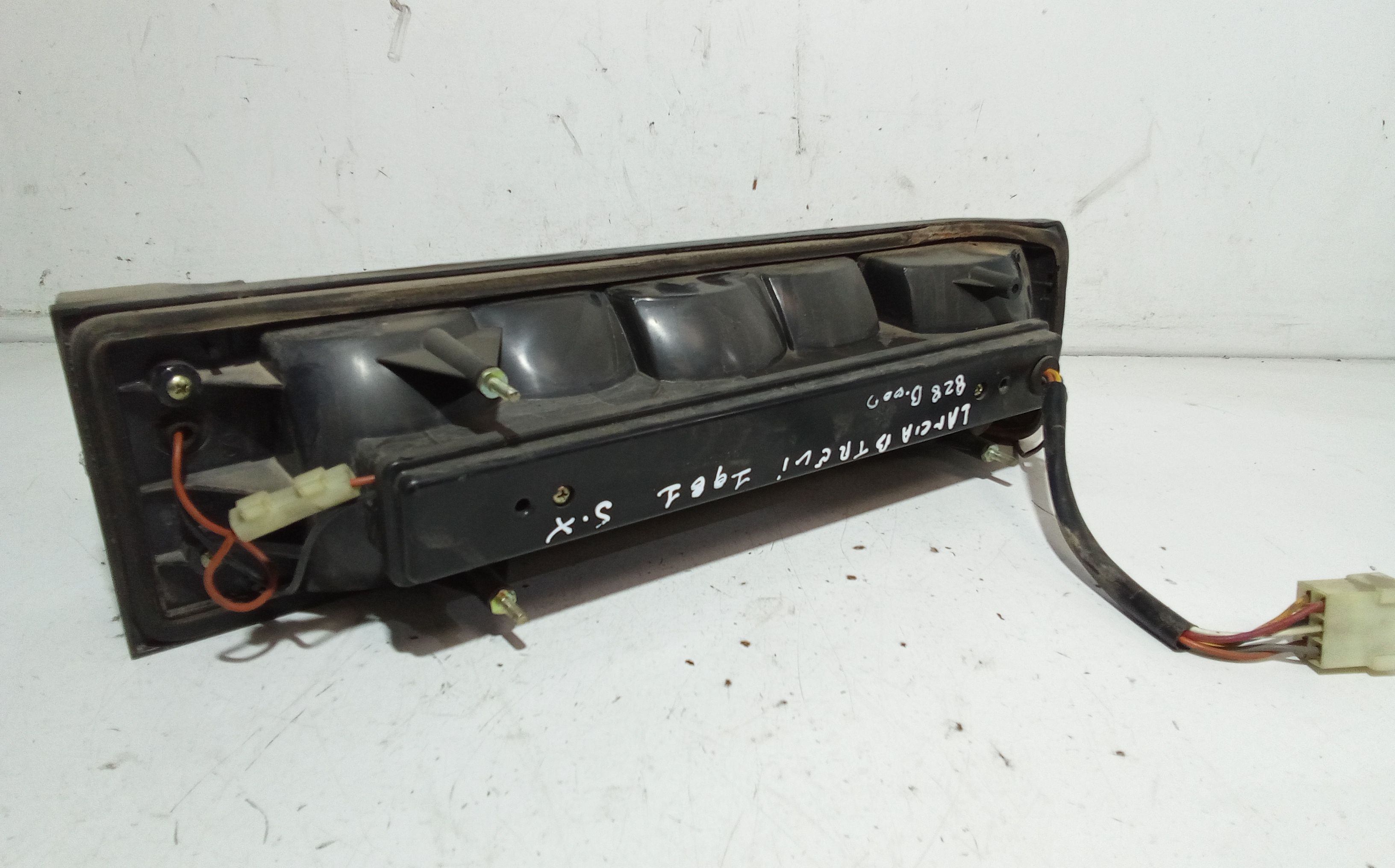 Stop fanale Posteriore sinistro lato Guida LANCIA Trevi Serie (828_) (80>87)