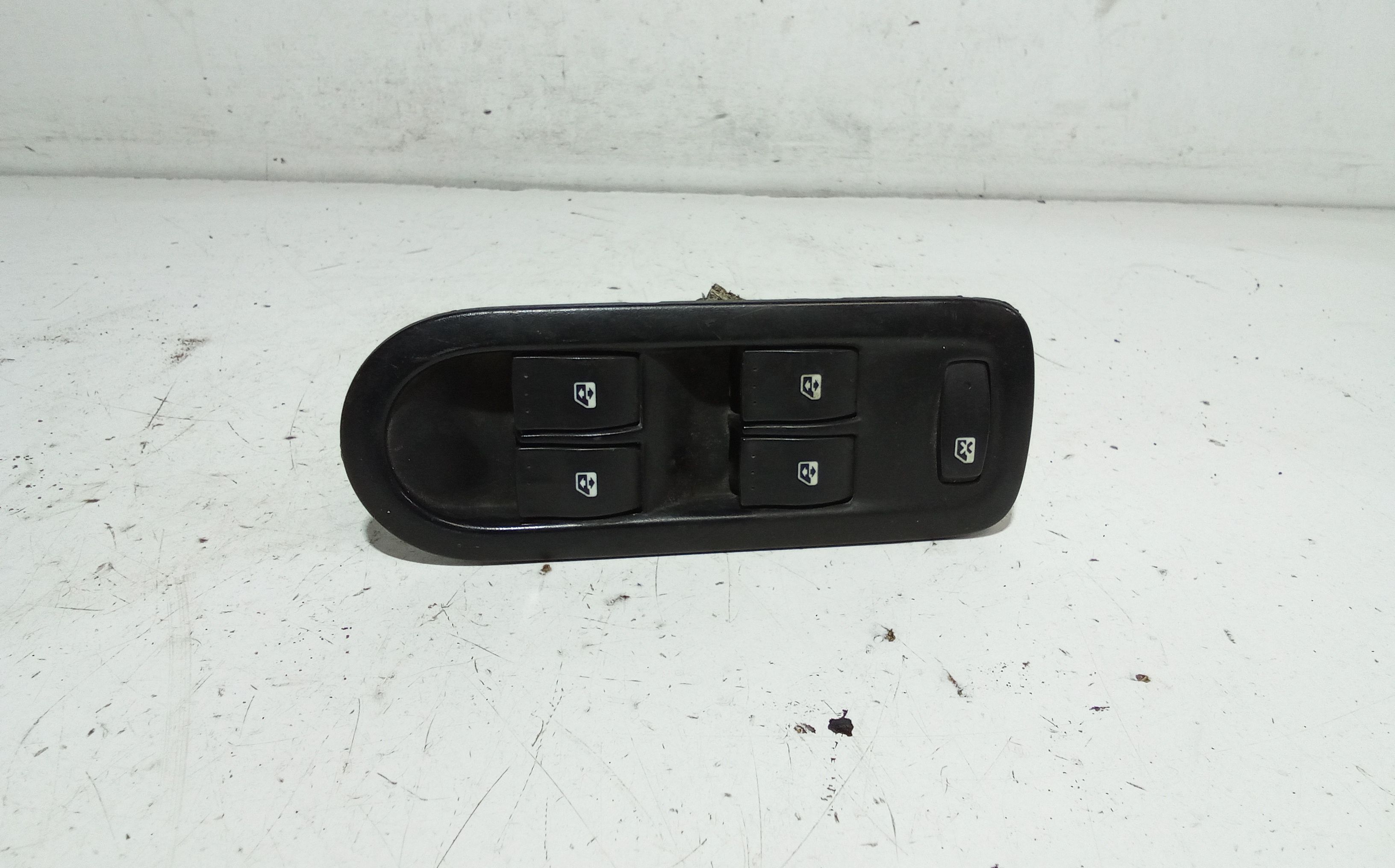 Pulsantiera anteriore sinistra Guida RENAULT Megane ll S. Wagon (06>08)