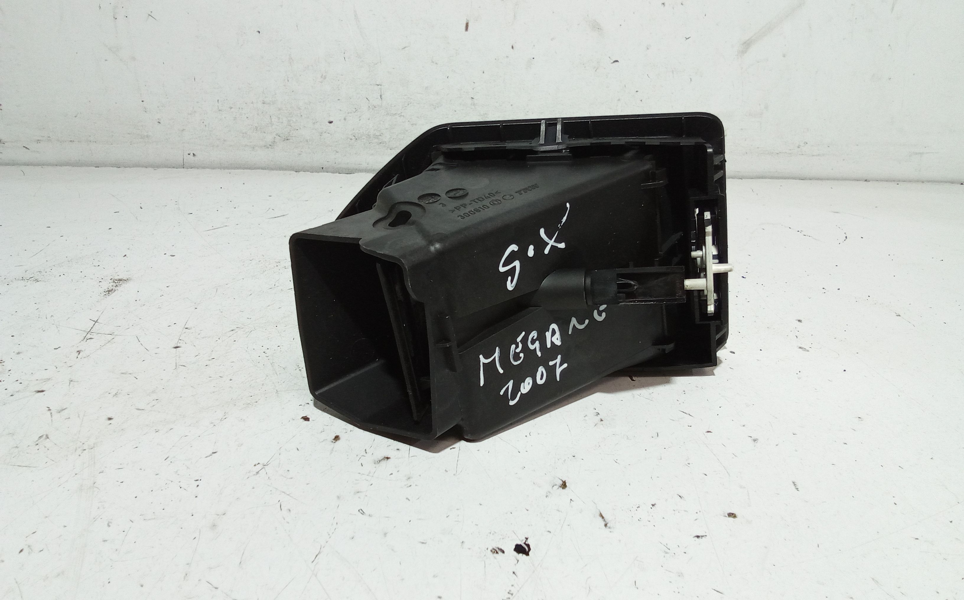 Bocchetta aria cruscotto lato guida RENAULT Megane ll S. Wagon (06>08)