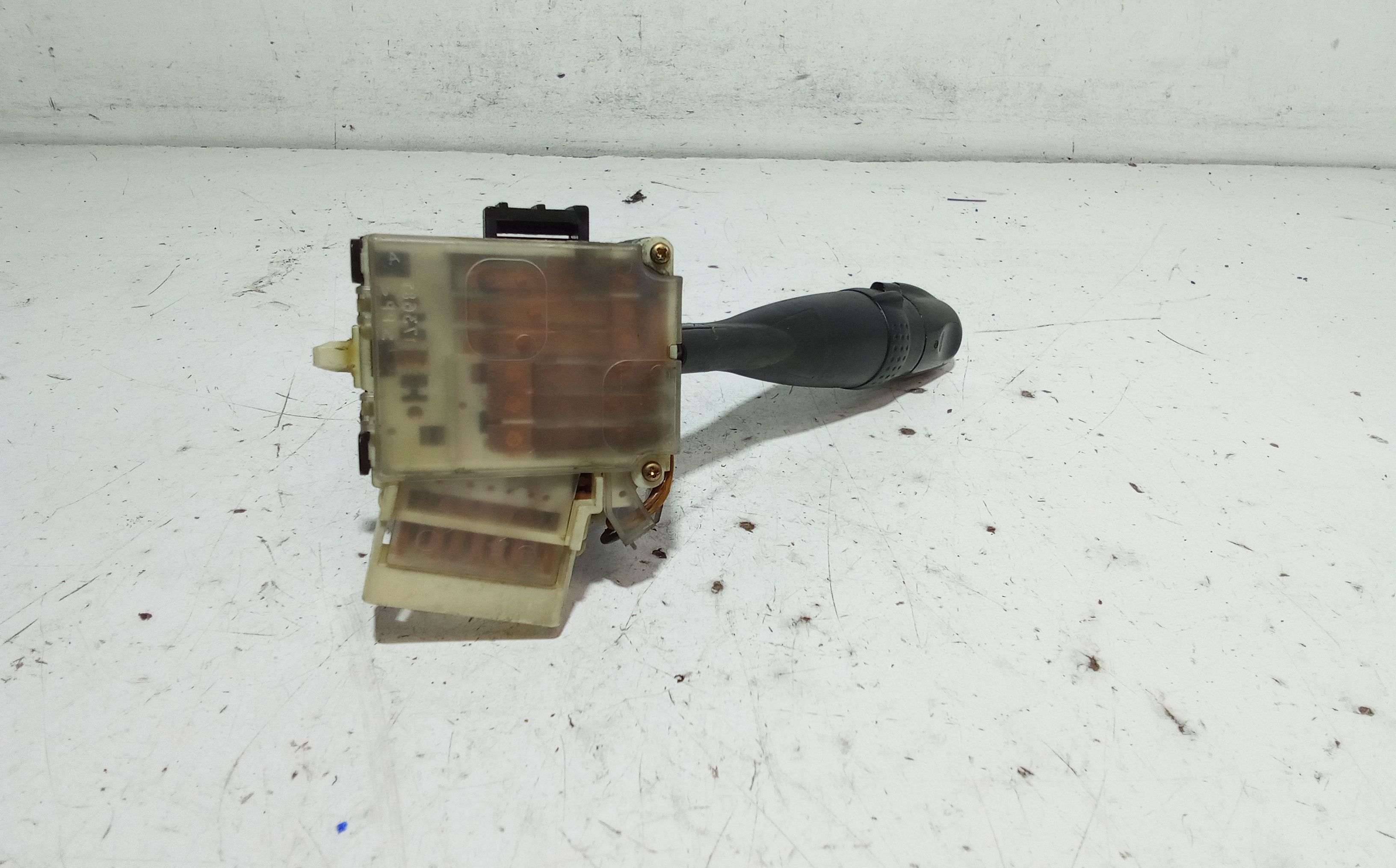 Devioluci sinistro TOYOTA Corolla Berlina 4 Serie