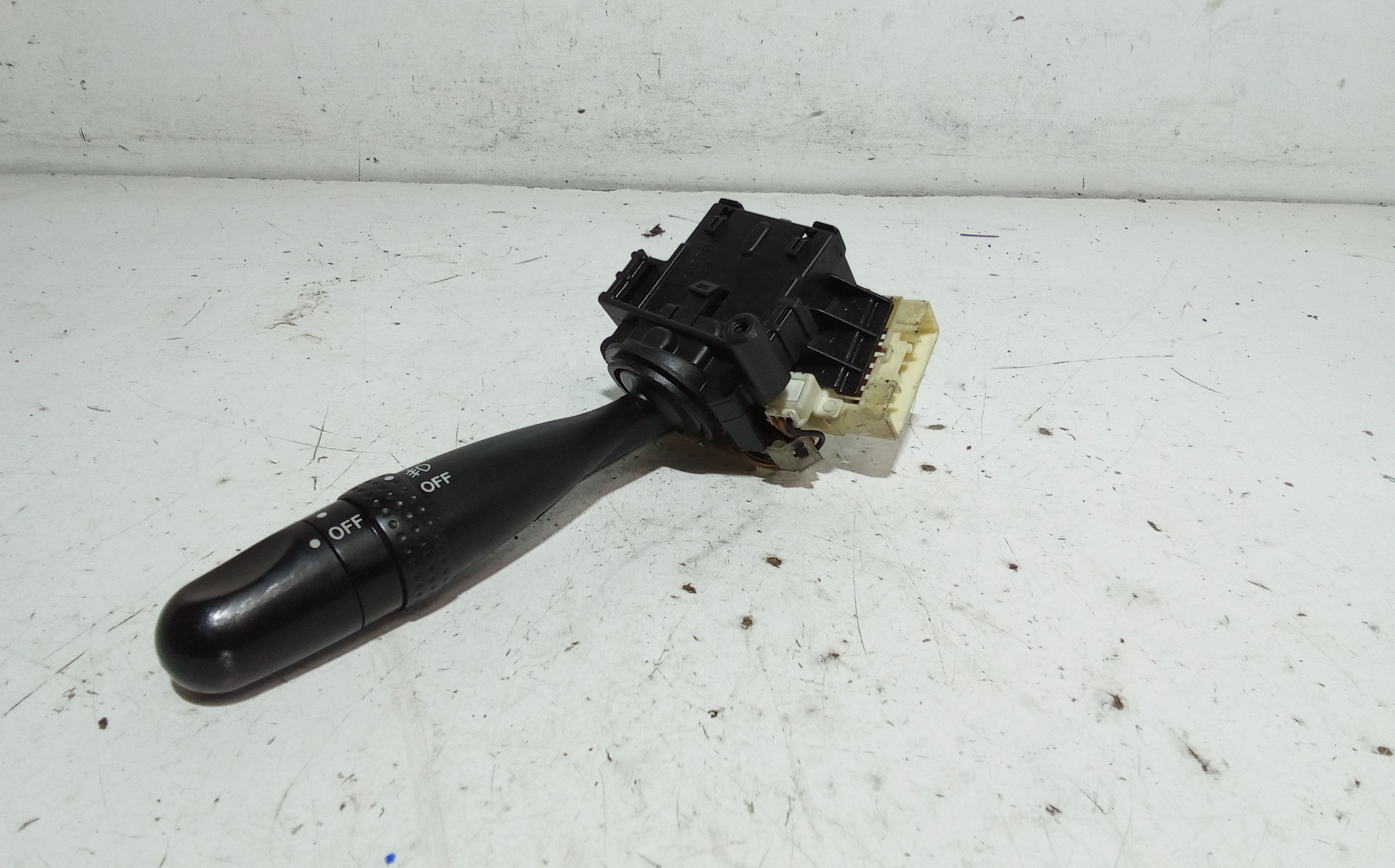 Devioluci sinistro TOYOTA Corolla Berlina 4 Serie