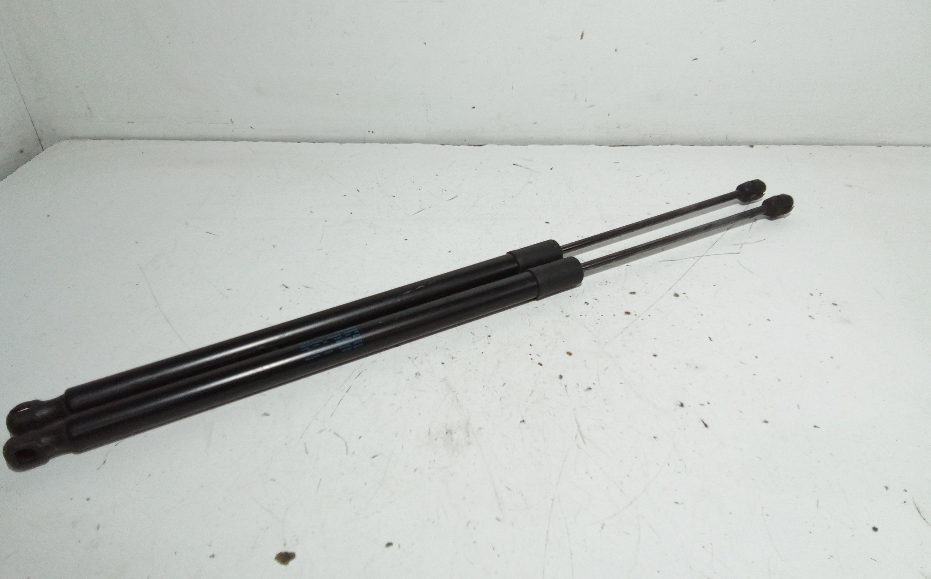 Pistoncini cofano Post. VOLKSWAGEN Tiguan Serie