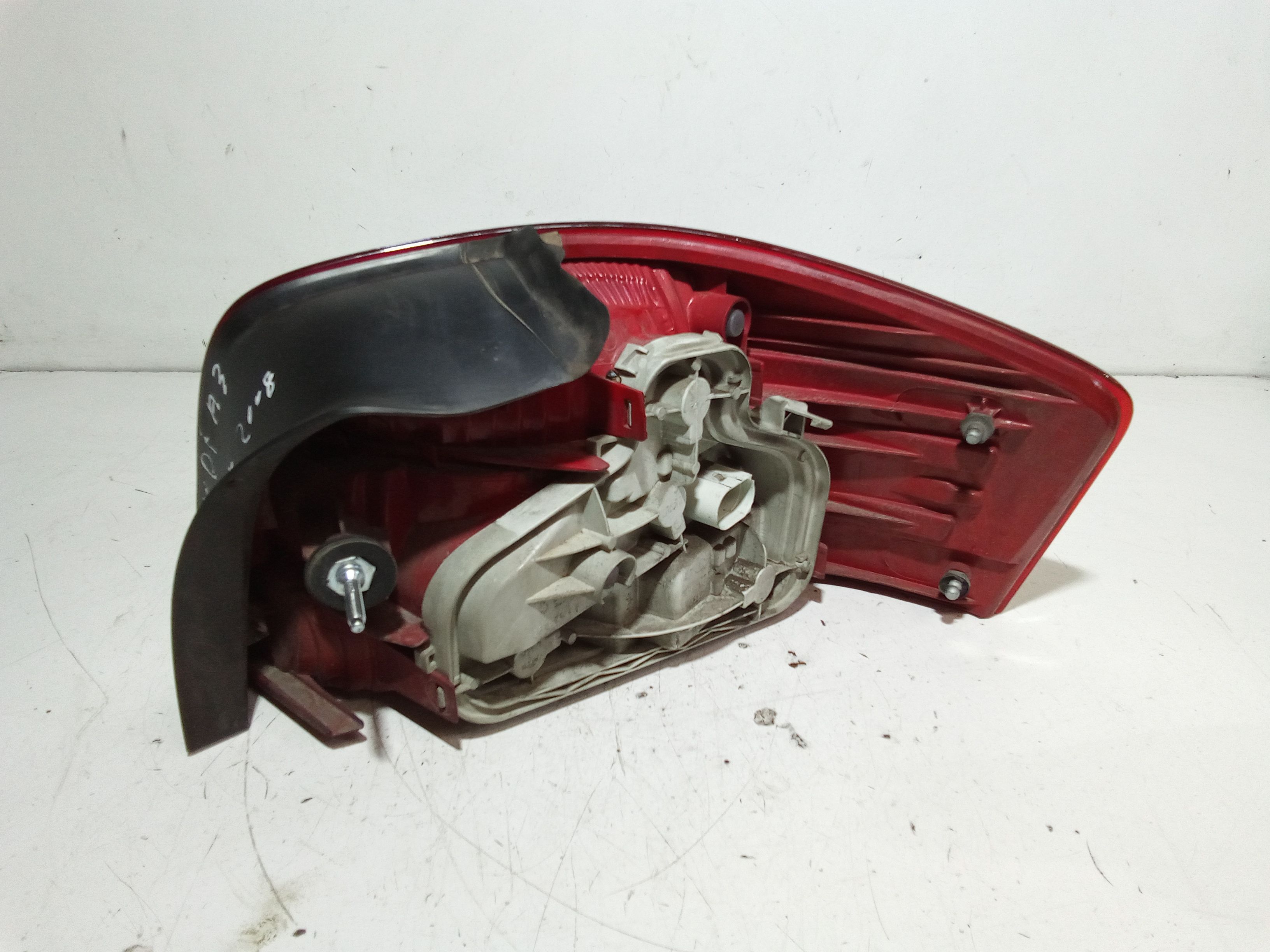 FARO-FANALE POSTERIORE ESTERNO SINISTRO AUDI A4 SW 2007-2011 LED